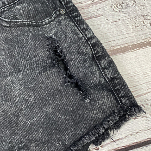 Iris Jeans Cut Off Shorts Modern Vintage Black Stone Washed Size Medium - Picture 3 of 10